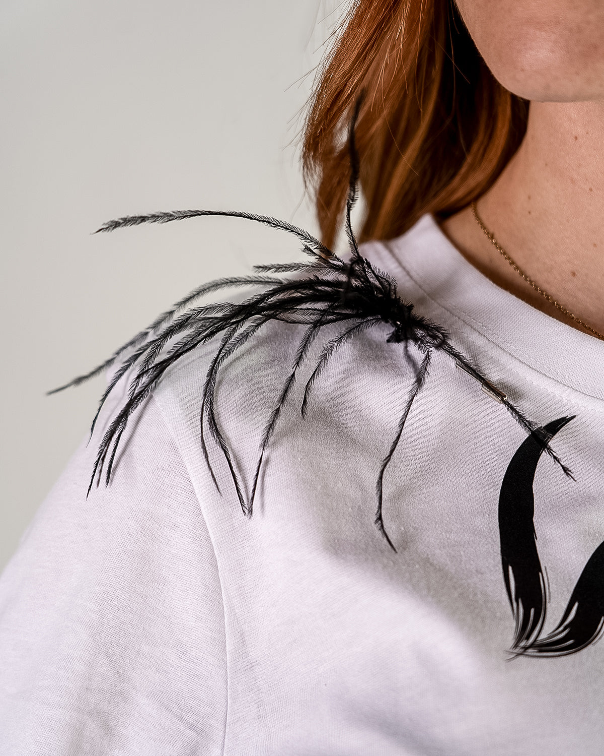 T shirt cravatta stilizzata