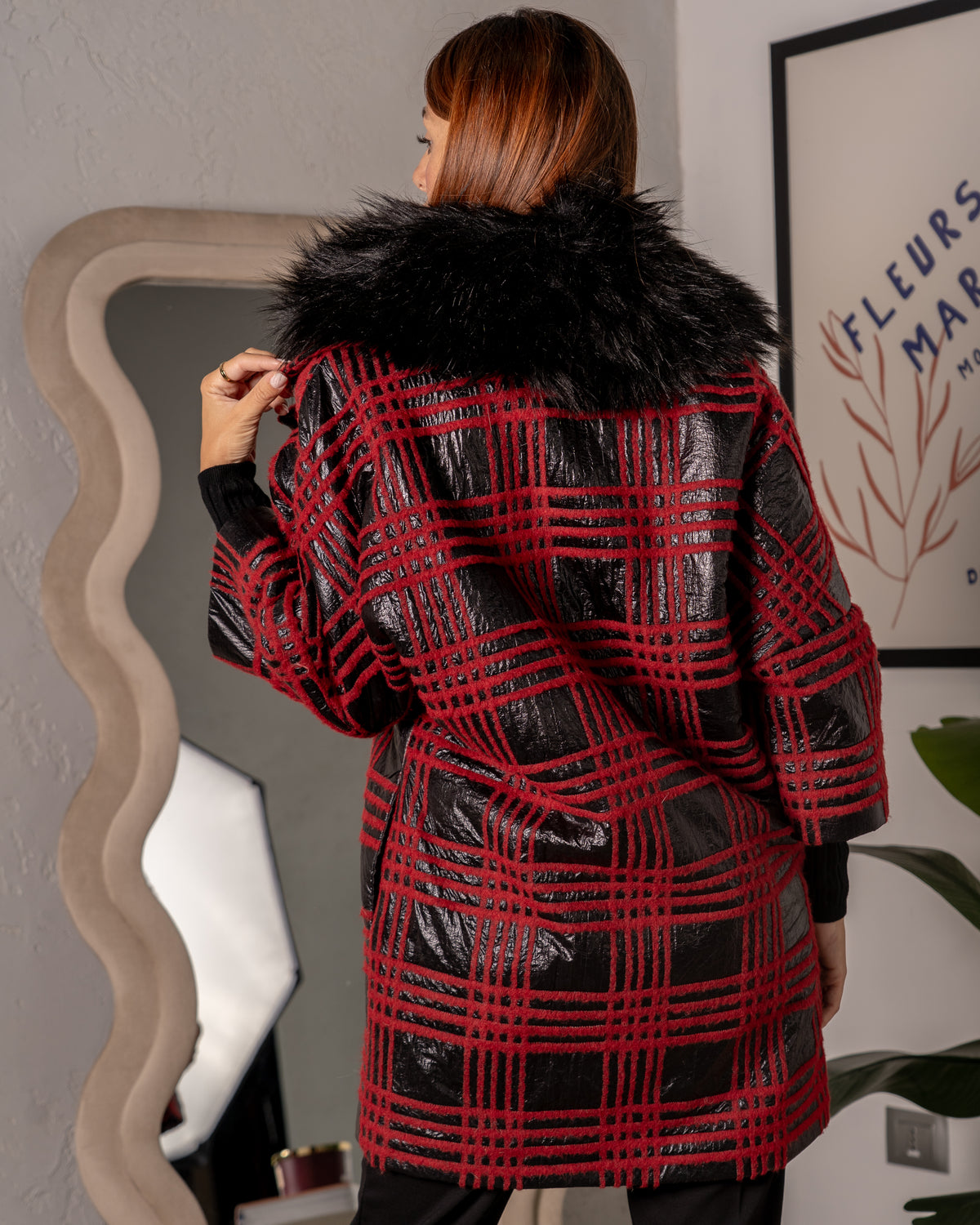 Cappotto fantasia con collo in pelliccia