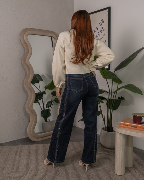 Maglione con Borchie Laserate al Collo