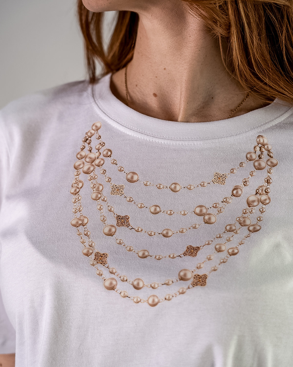 T shirt collana di perle