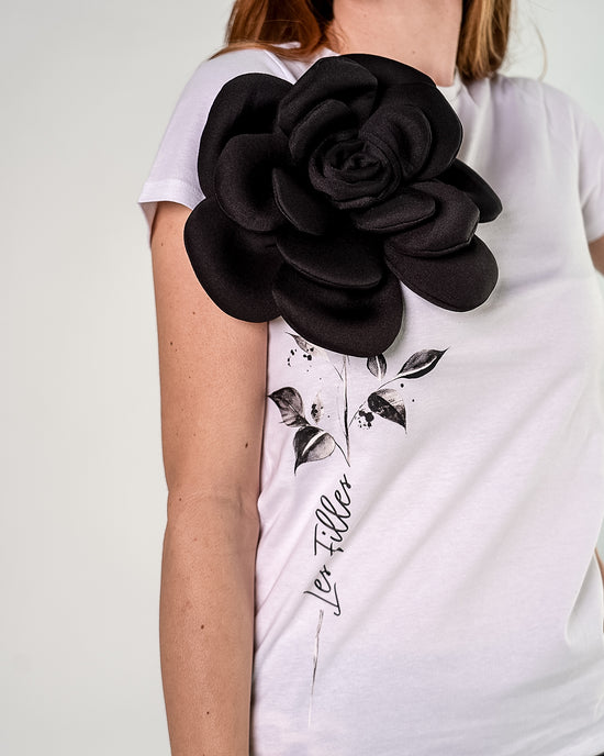 T shirt black flowers