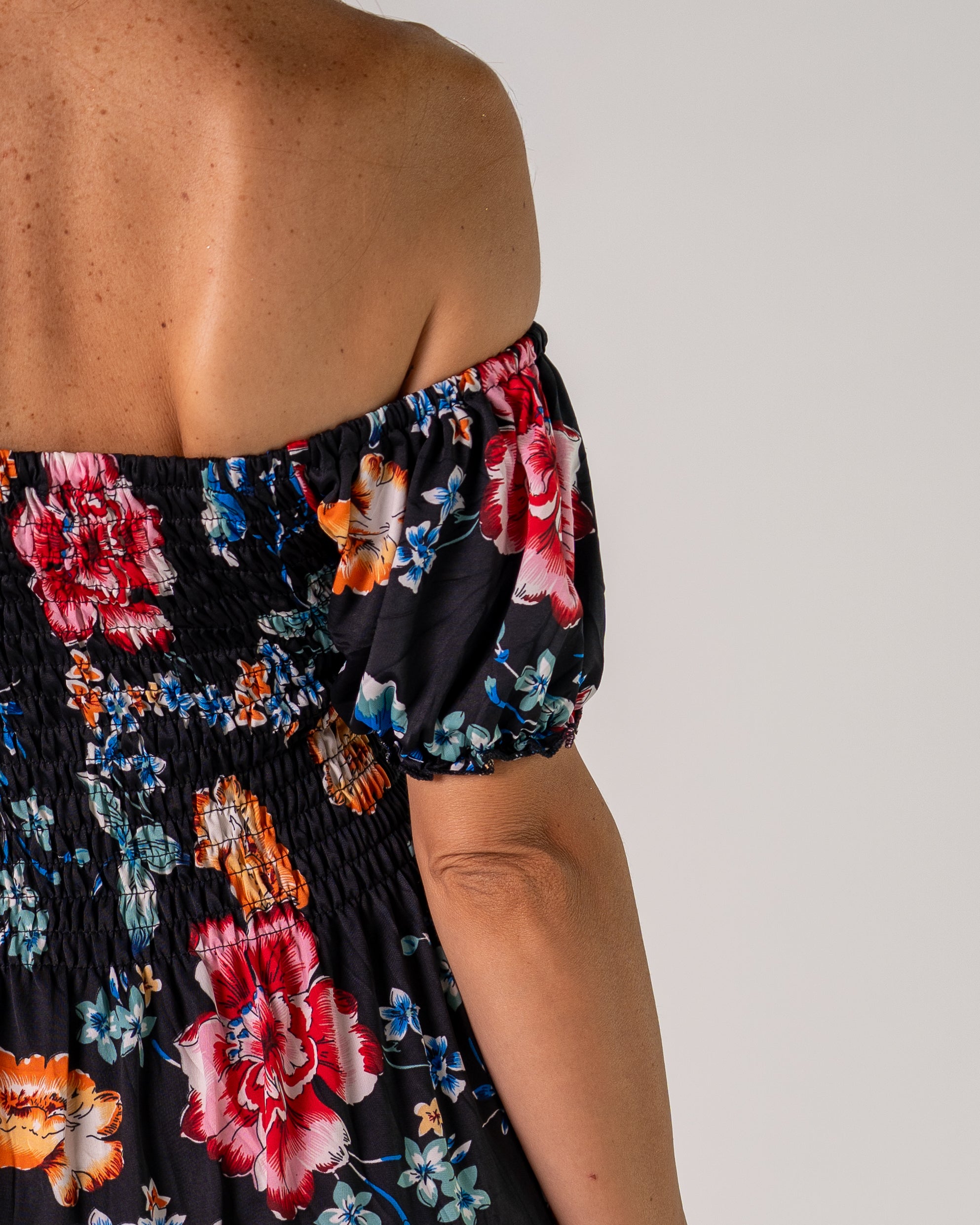 Abito Bardot Nero con Peonie