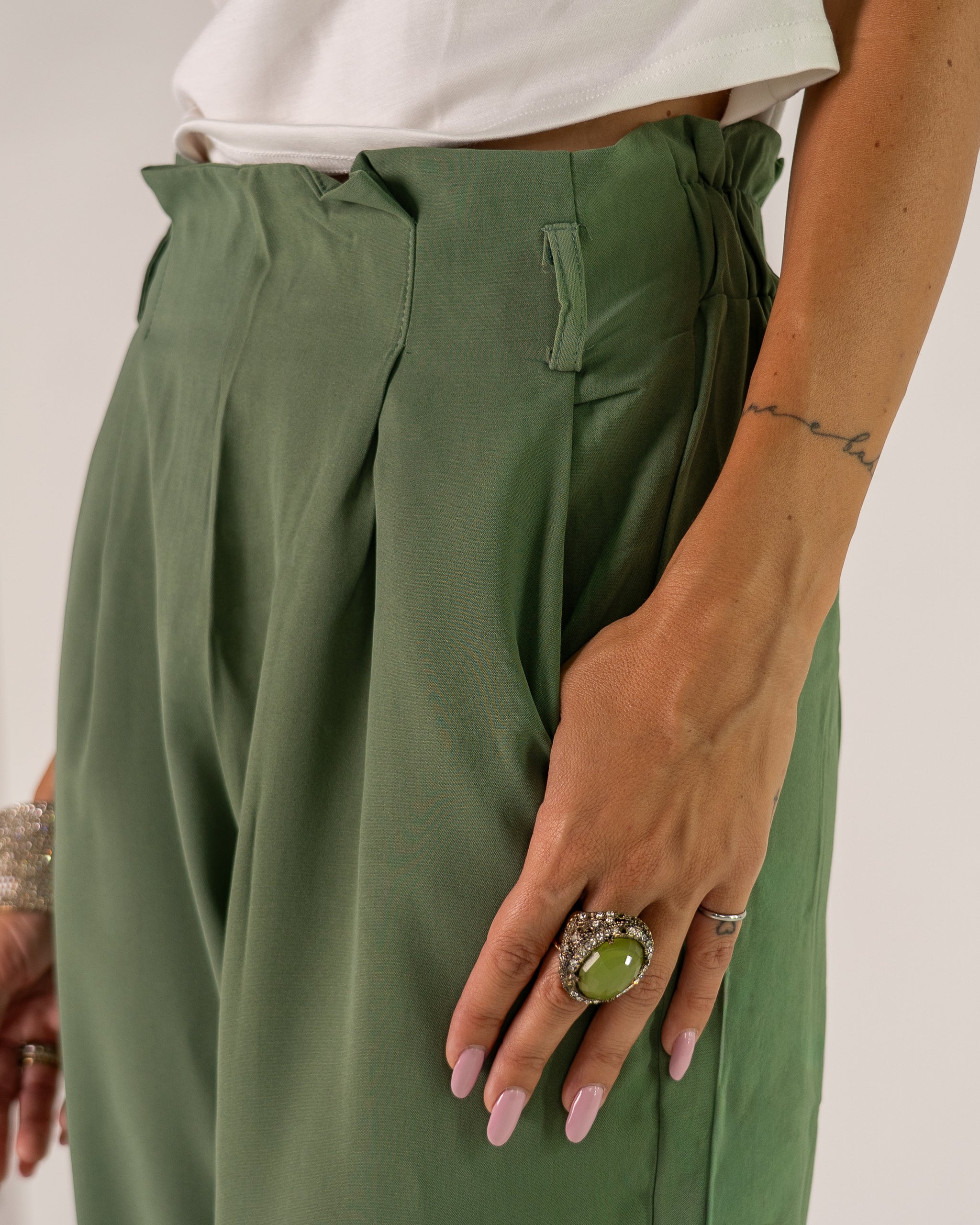 Pantaloni a Vita Alta con Pinces