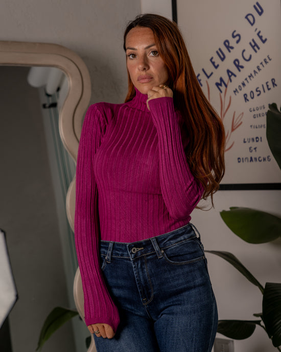 Maglia a costine dolcevita F/W