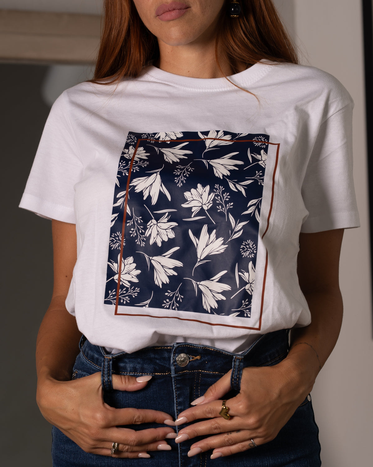 T-shirt Floreale sfondo Blu F/W