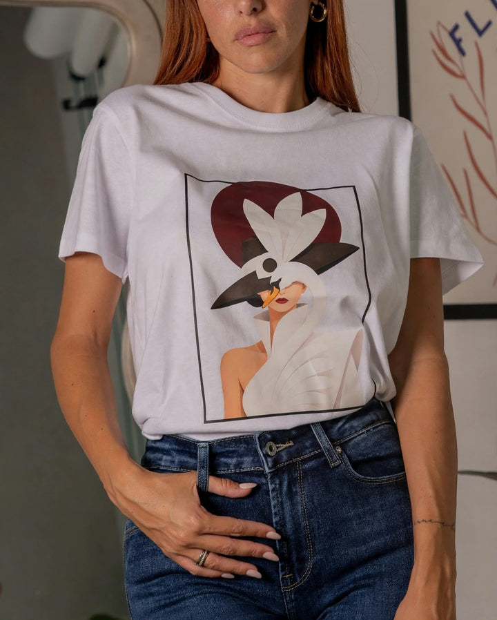 T-shirt Donna Elegante con Cappello F/W